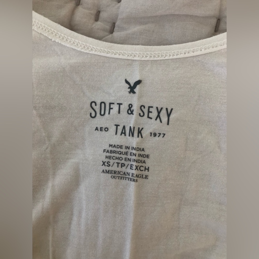 American Eagle Soft & Sexy White Tank Top with Floral Embroidery - Picture 4 of 5